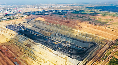 AU20は、鉱山サイトの地表面をシームレスに取得し、正確なDEMと勾配線データ解析用のDOMを生成することができます。