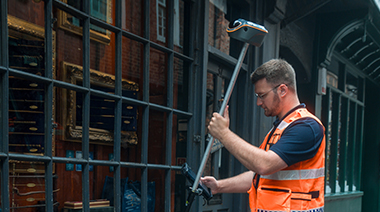 GNSS、LiDAR、ビジョンセンサーを搭載したCHCNAV ViLi i100 測量システム