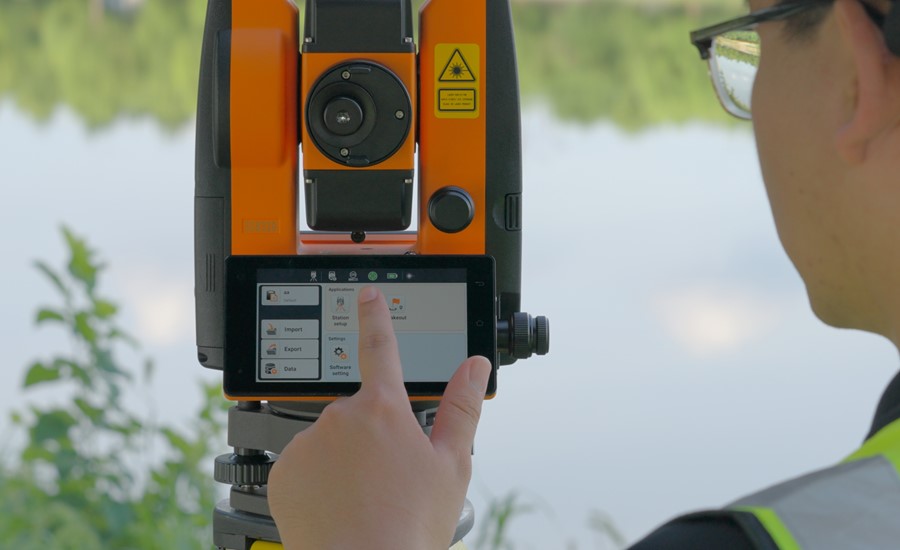 LandStar surveying software integrated with the CHCNAV CTS-M100 total station for precise field surveying operations.
