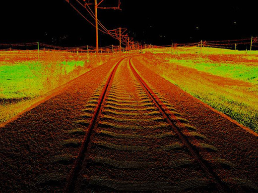 Le système LiDAR cartographie précisément les infrastructures ferroviaires.