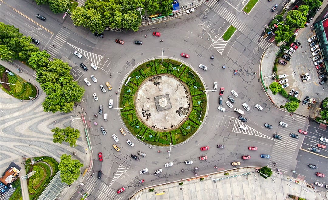 Se ha realizado un levantamiento topográfico de un cruce de carreteras urbanas en China con fines cartográficos