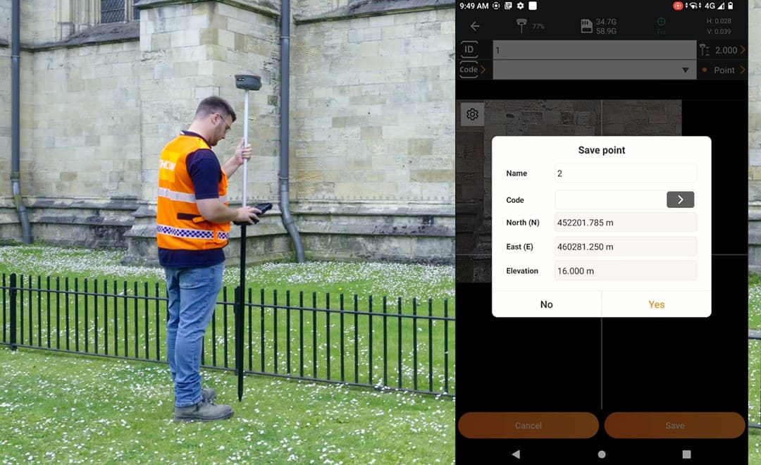 Géomètre utilisant le ViLi i100 pour effectuer des mesures ponctuelles sans contact grâce à la technologie Vi-LiDAR.